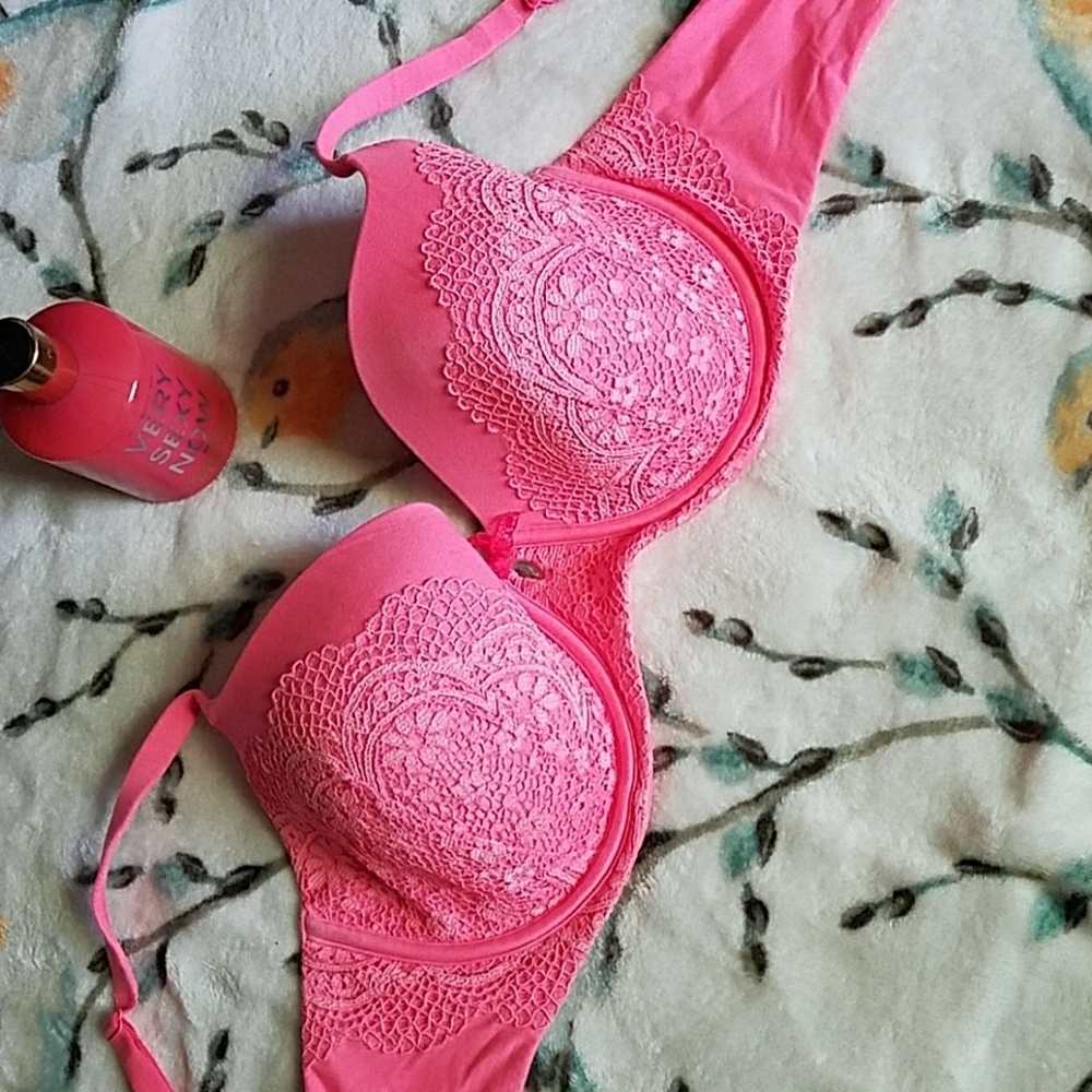 38DD Victoria Secret Body by Victoria's secret